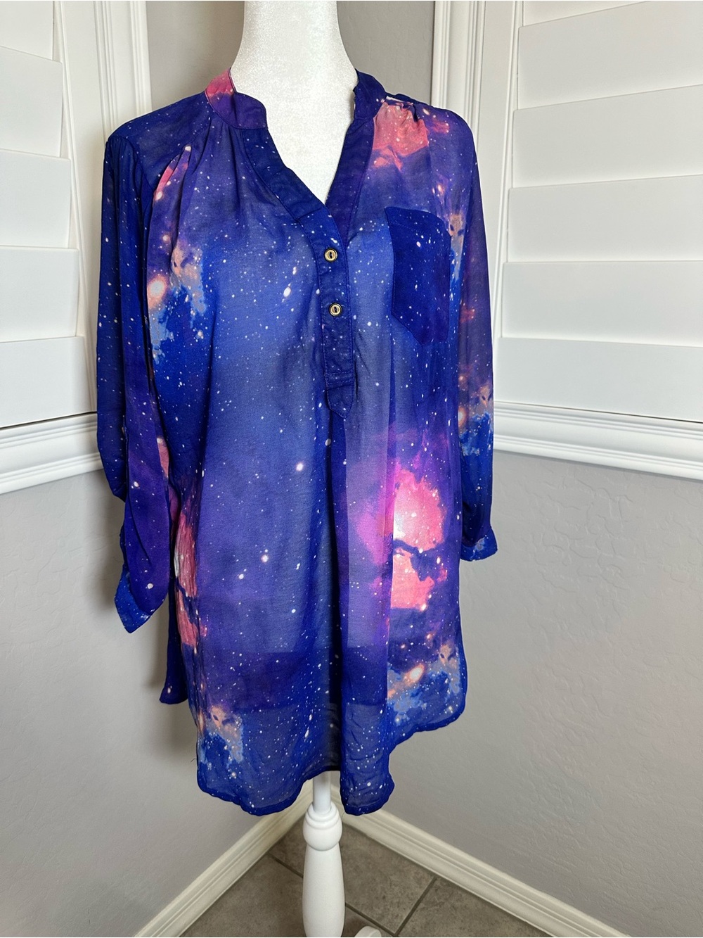 Bundle 4/$25 Rue21 Galaxy-Print Tunic Blouse in Navy & Pink
